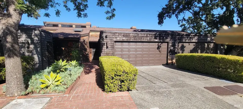 409 El Faisan Dr, San Rafael