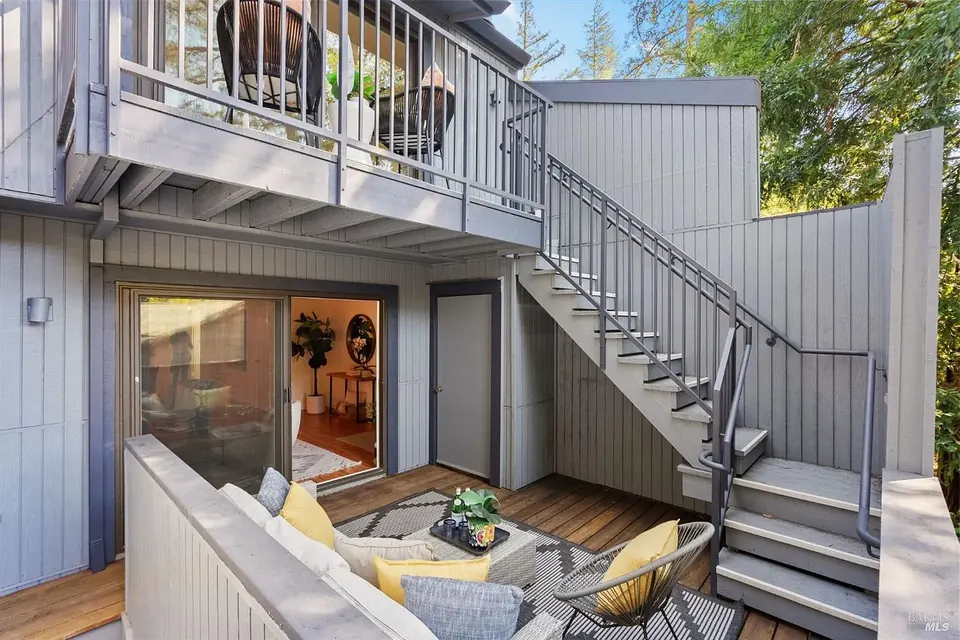 32 Wimbledon Ln, Fairfax