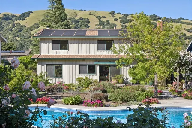 58 Mt Muir Ct, San Rafael