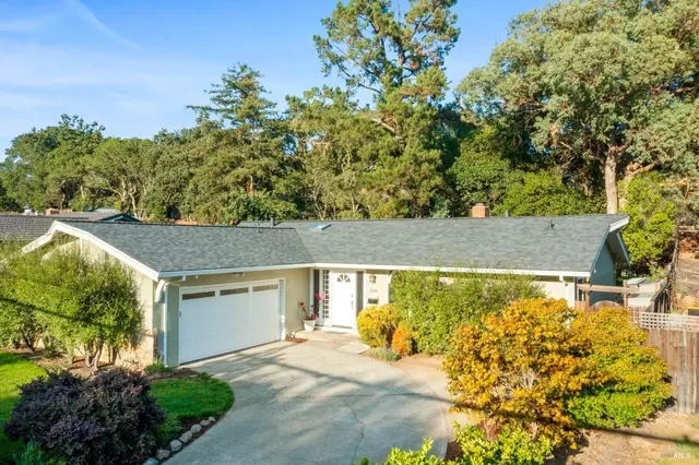 2594 Las Gallinas Ave, San Rafael