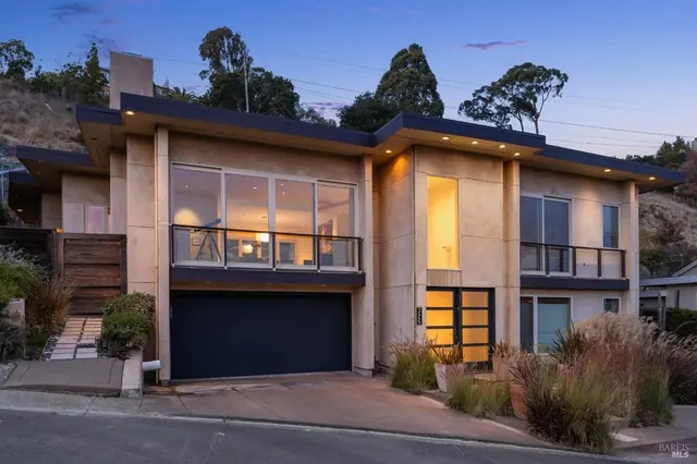 325 Via La Cumbre, Greenbrae