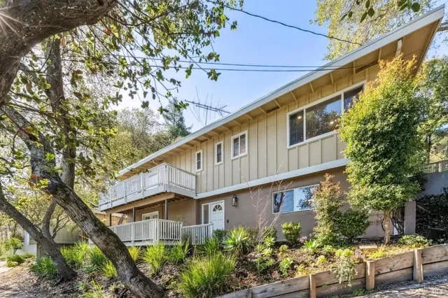 77 Coleman Dr, San Rafael